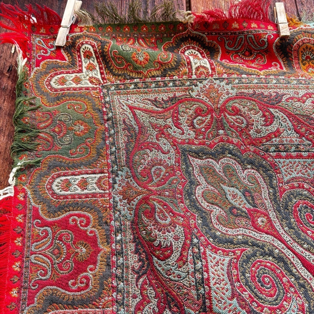 Stunning Antique Kashmir Paisley Woven Wool Shawl. Large size 70"x 74” rare find - Picture 3 of 12